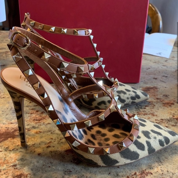 Valentino Garavani Rockstud 40MM Calf Hair Ankle Strap Pump Size 40 - Picture 3 of 7